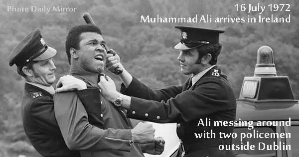 Photo-Daily-Mirror-Muhammad-Ali viditing Ireland in 1972