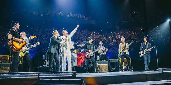 Eagles Of Death Metal declare 'Paris we love you' as band joins U2 on stage