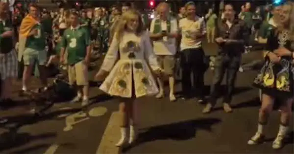 Irish women Riverdance in Lille after Ireland's win over Italy