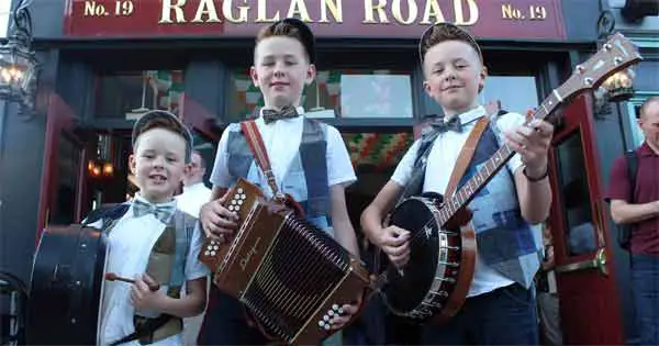Talented young Irish dancers musicians The Byrne Brothers are a bit hit in the US