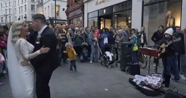 Newlyweds share first dance on Grafton Street