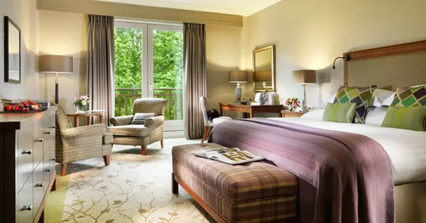 Druids Glen Hotel & Golf Resort bedroom