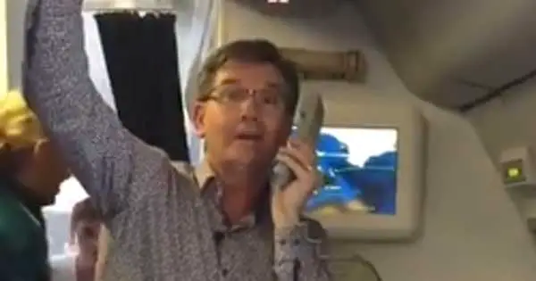 Daniel O’Donnell serenades birthday girl on Aer Lingus flight
