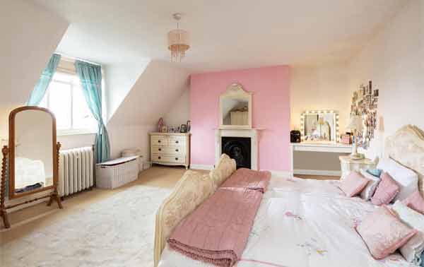 Lorraine Keane House bedroom