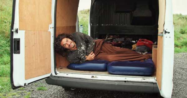 Game of Thrones star ‘too broke to fly home’ so lived in a van