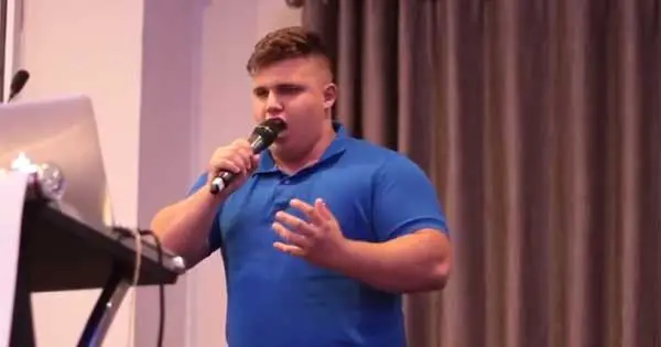 Autistic student delivers rousing performance of Nessun Dorma