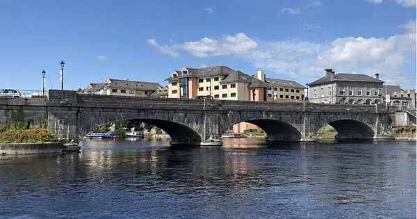 Galway begins year as European Capital for Culture with ‘Ireland’s cleanest city’ award