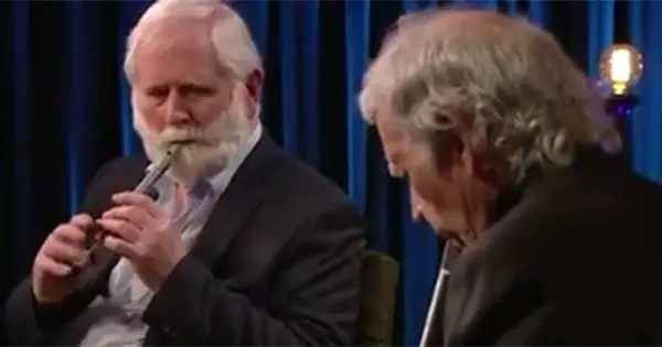 Irish music legends pay tribute to ‘fallen comrade’ with poignant performance