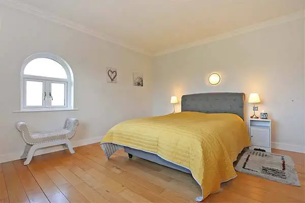 Niall Horan mansion bedroom yellow