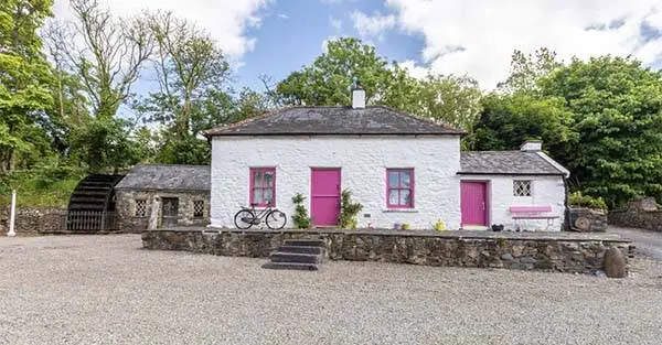 Idyllic 19th century Waterford cottage with unique features – take a look inside