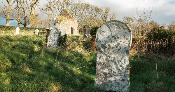 Killaghtee-Church-and-Cross-Donegal-credit-Neil-Jackman-Abarta-Heritage