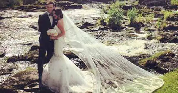 Irish couple perform dance from Ed Sheeran's Thinking Out Loud video at their wedding. Photo from Belfast Live